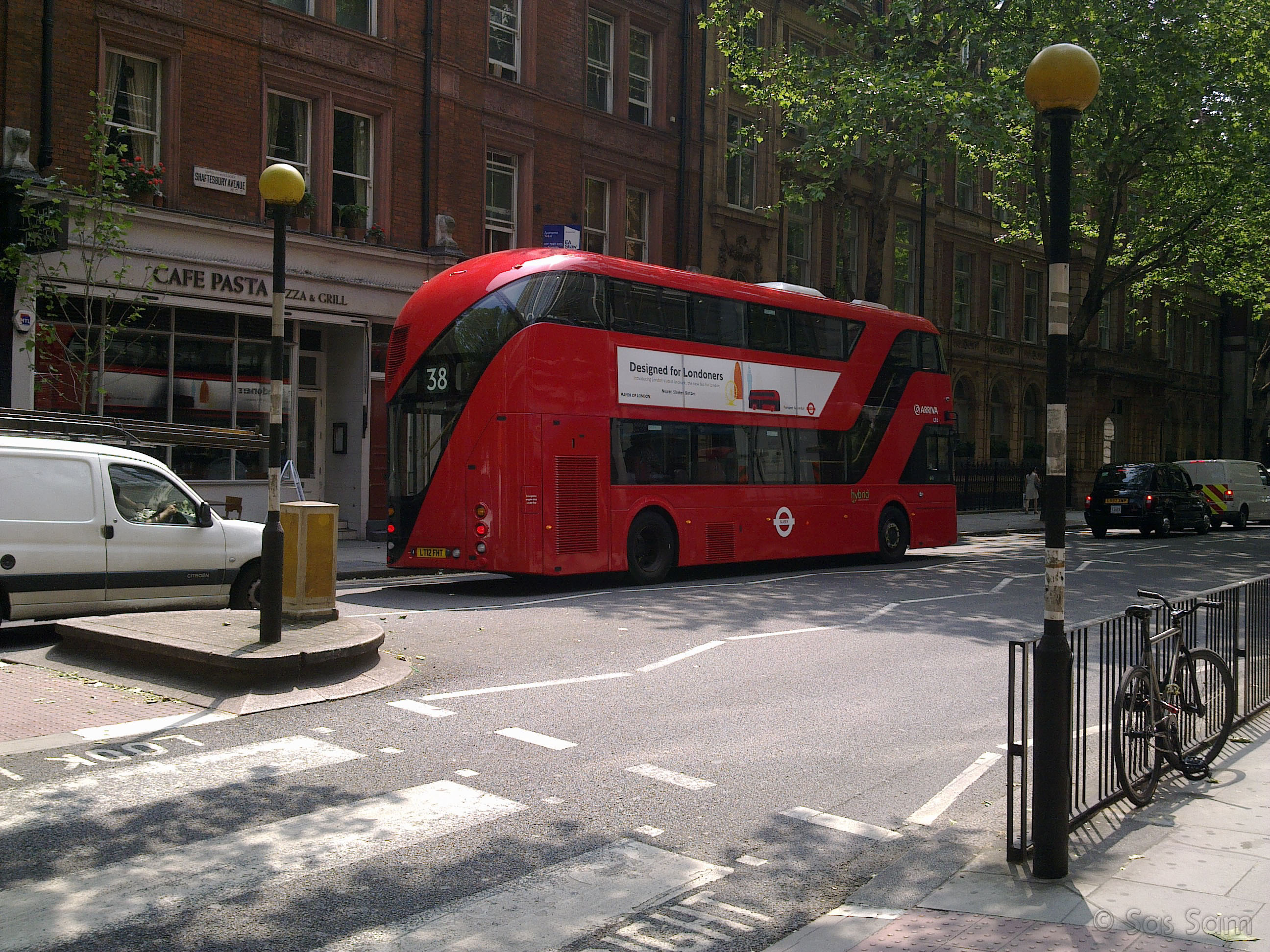 New London bus
